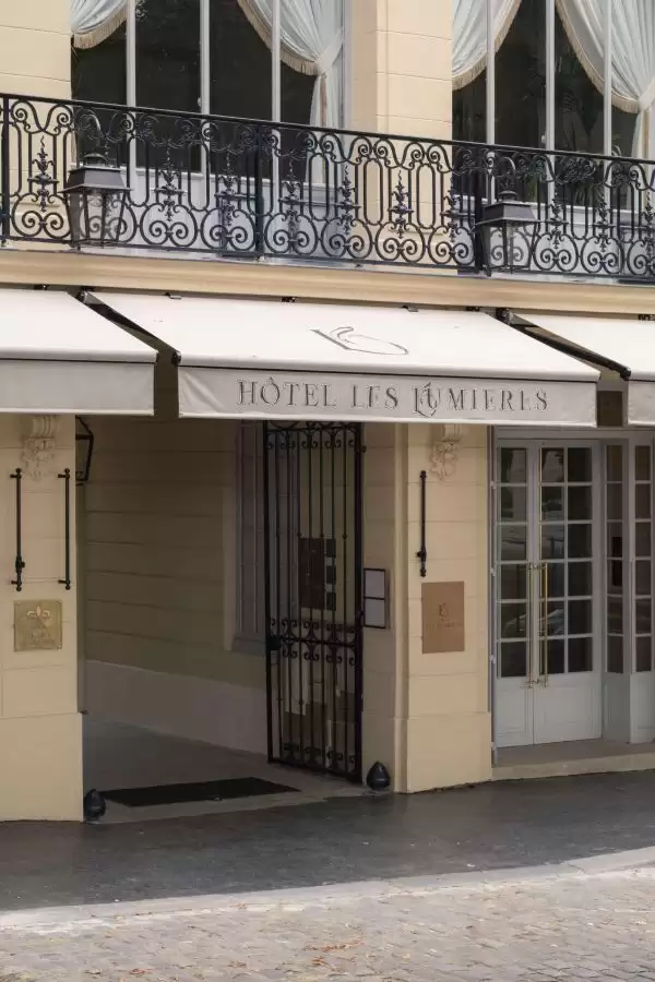 Hotel Les Lumières Versailles